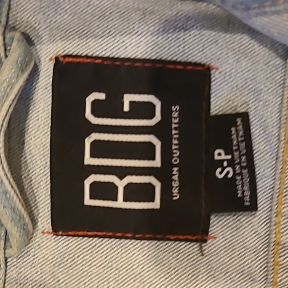 BDG women's small petite jean jacket. Like new - Picture 2 of 4
